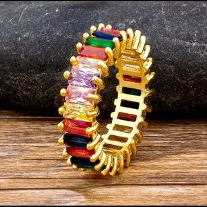 NWT Women’s Rainbow Zirconia Ring 🌈